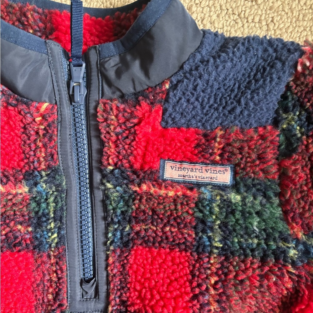 Like new Vineyard Vines Sherpa quarter zip